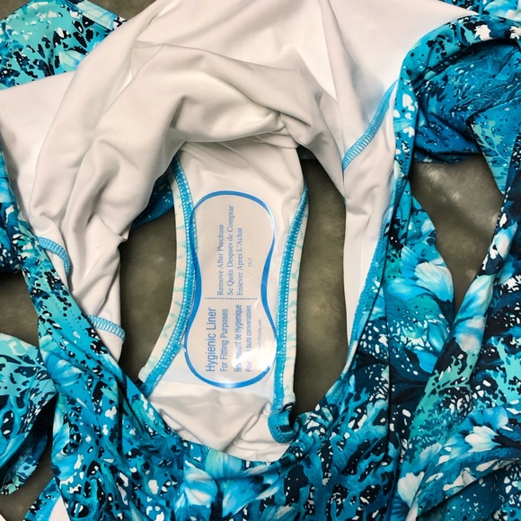 🛍MUST GO TODAY🛍$146 Long Sleeve 1-Piece Swimsuit - Picture 12 of 12